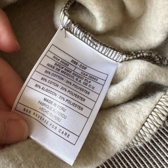 Nike Golf Ribbed Knit Sweater Vest | XL | Beige | Made in Peru - Picture 4 of 9